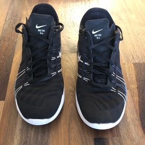 Nike Free TR 6 Sneakers
